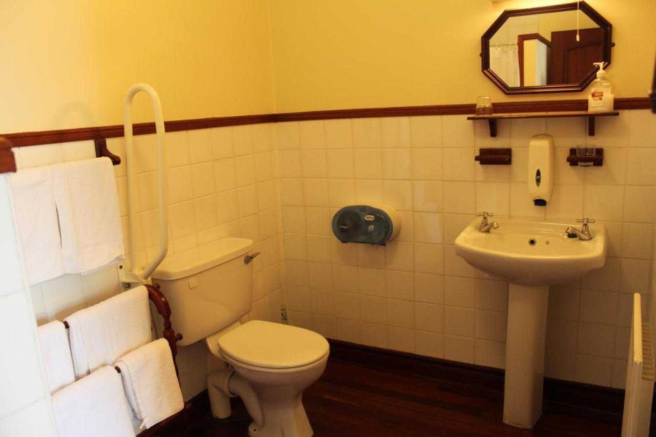 Barnavave Guest House คาร์ลิงฟอร์ด ภายนอก รูปภาพ